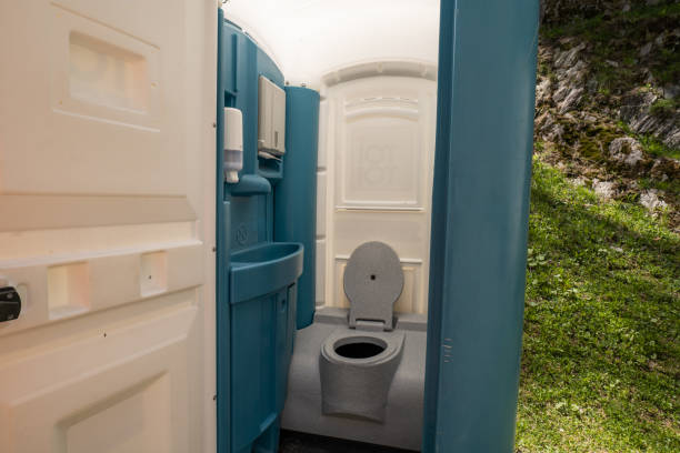 Portable Toilet Options We Offer in Viola, NY